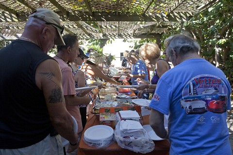 Picnic food line too